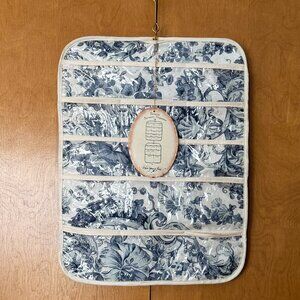 Nice Hanging Organizer 2-Sided Clear Pockets 14 x 18 inch Blue and White Floral